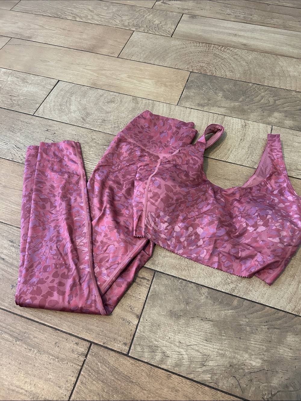 Skechers Pink Abstract Print Activewear Set | Sports Bra M & Leggings S